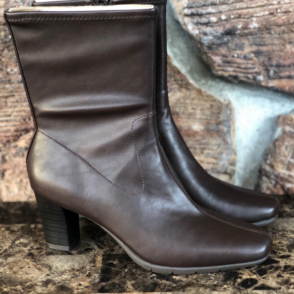 aerosoles cinnamon women's ankle boots